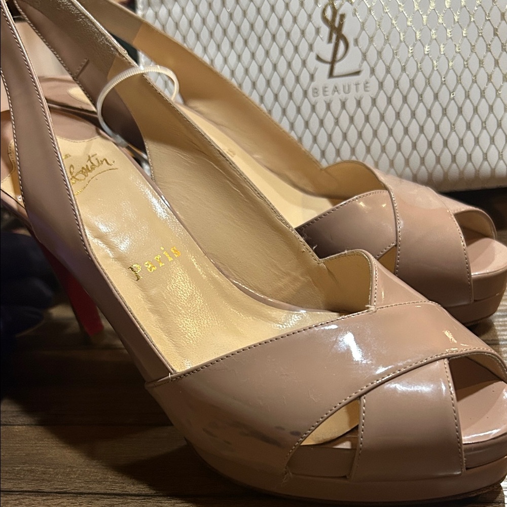 ❤️sold ❤️ Louboutin Nude patent slingback heels peep toe pumps red sole - Picture 4 of 11